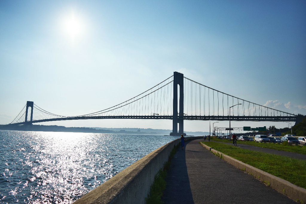 美國韋拉扎諾海峽大橋